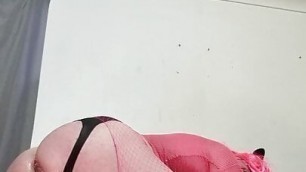 Sisqueen90 auzzie takes huge dildo deep in the ass